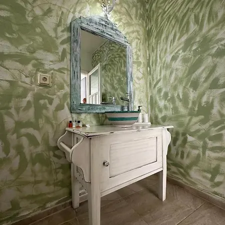 Monat Hacimemis 호텔