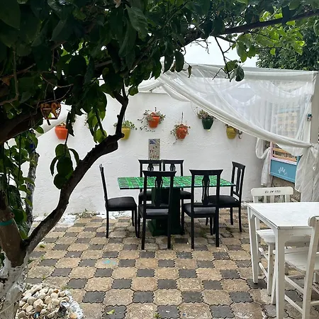 Monat Hacimemis Hotel