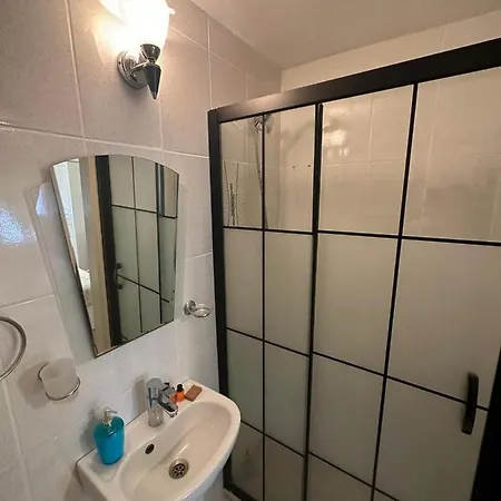 Monat Hacimemis Alacati