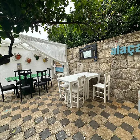 Monat Hacimemis فندق
